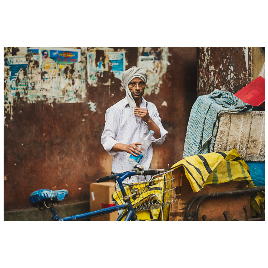 Seller and cart in street of Mumbay